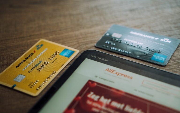 Kredittkort Historikk: En Reise Gjennom Tidens Betalingsalternativer